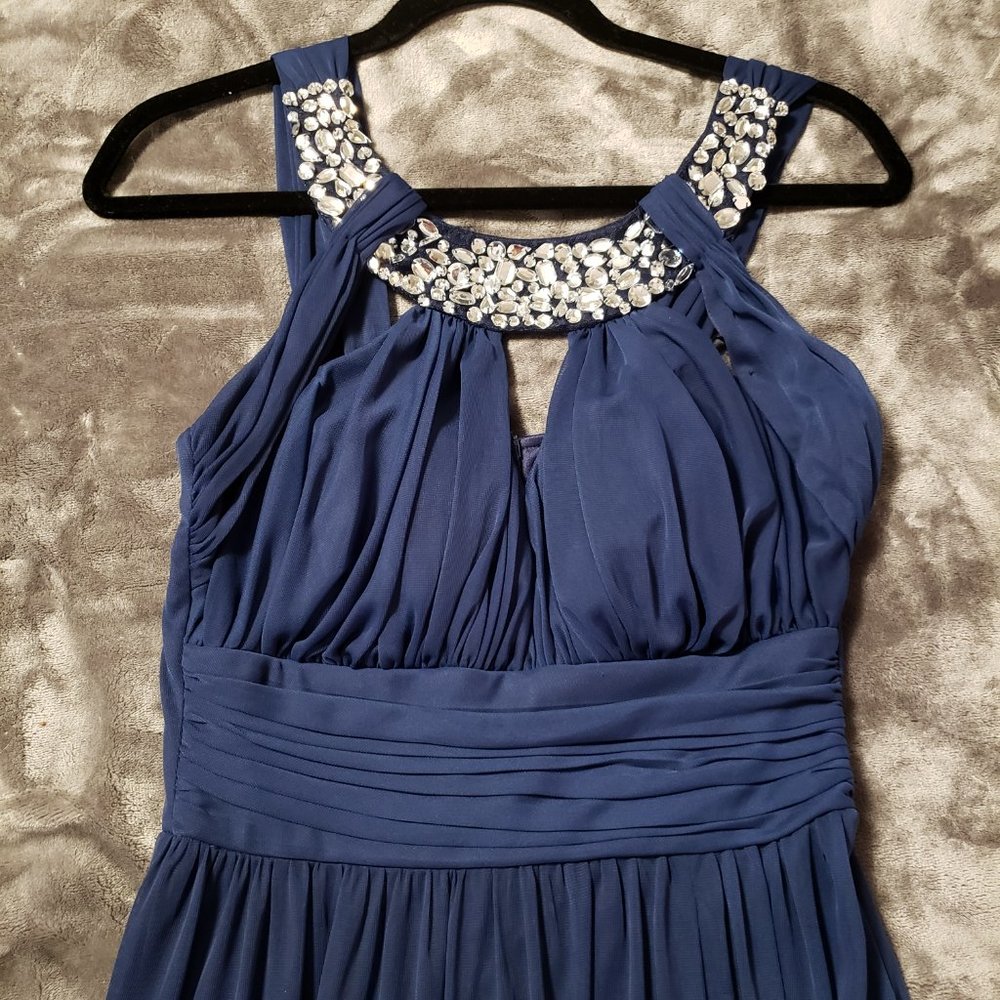 Prom or Evening formal dress-full length size 9 (brand new)